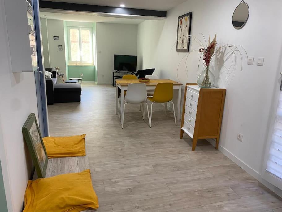Entre La Montagne Et La Riviere Apartment Sinsat Екстериор снимка